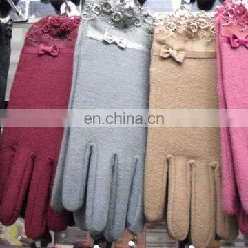 The newest lady winter gloves with lace flower