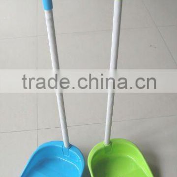 plastic outdoor dustpan