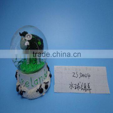 New Desing Animal Water Ball Resin Crafts for Home Decoration