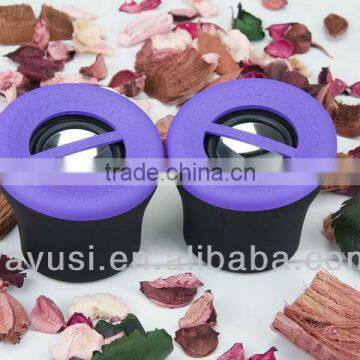 2.0-CH Portable Mini Speaker With USB Charger photo-2