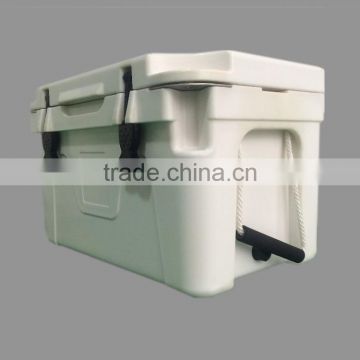 Homothermal custom rotomolded PE ice chest cooler box