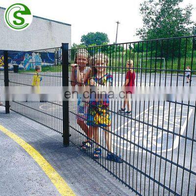 Modern look quality 2D fence panels design powder coated safety amusement park fencing for kids