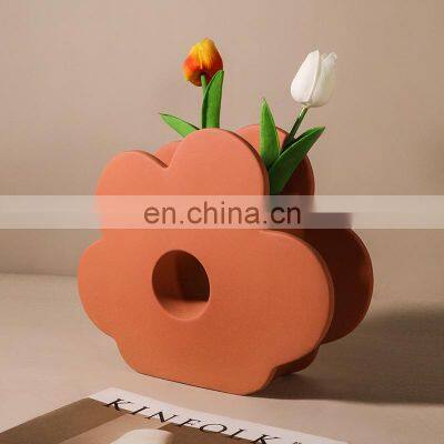 Wholesale INS Bud Vase Ceramic Art Geometric Flower Shape Floral Moranti Wedding Centerpieces & Table Decorations Ceramic Vase photo-2
