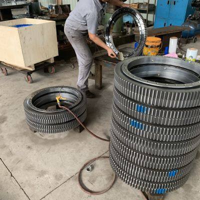 OEM High-quality Material Tower Crane AKER WITH L10 Slewing Bearings for Truck Crane photo-4