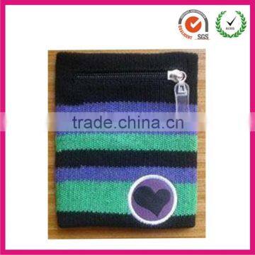 2013 hot selling cheap promotional white Cotton sweatband,sports embroidery terry wrist sweatband with zipper