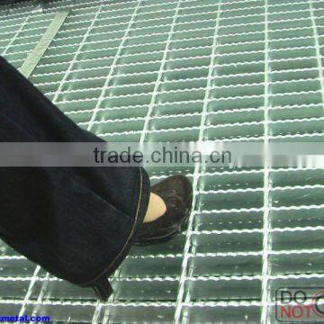 Heavy duty steel grating shelves