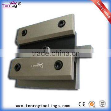 Press brake machine upper dies clamp device