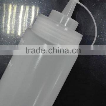 Tomato sauce squeeze bottle