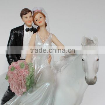 Lovely cake topper couple Resin Figure