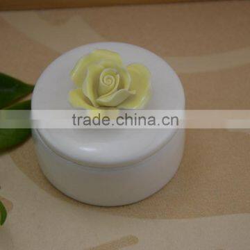 Hot Sale Porcelain Jewelery Box With Flower Shape Design photo-5