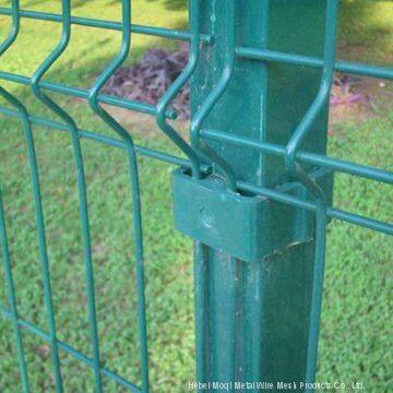PVC Powder Coated Triangle Bend 3D Welded Wire Mesh Fence Sale photo-2