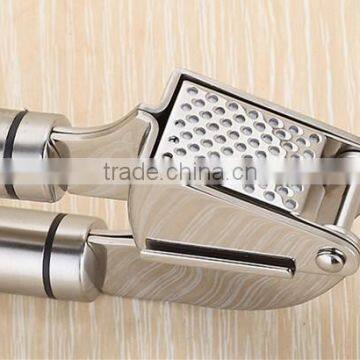 High Quality Food Grade Garlic Press Stainless Steel photo-3