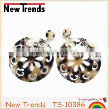 Latest design flower shaped earrings tortoise shell