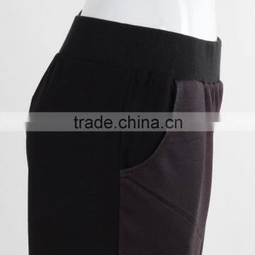 F5W30178 Ladies Contrast Panel Flower Print Jogger Pants photo-4