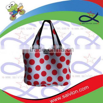 Dot print neoprene insulated lunch bag for office