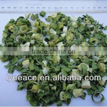 dried spring chives with white and leaves