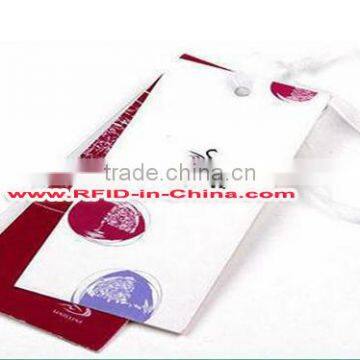 Long Range RFID Printing Barcode on Clothing Hang Tags