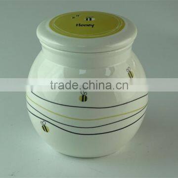 Hot Sale Lovely White Ceramic Drink Cups With Lid