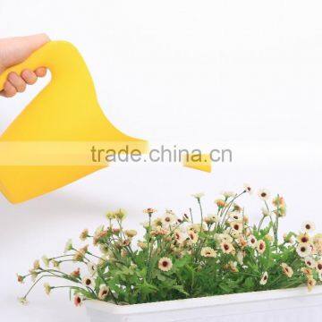 Wholesale Plastic Colorful 1.8L Watering Can for Garden