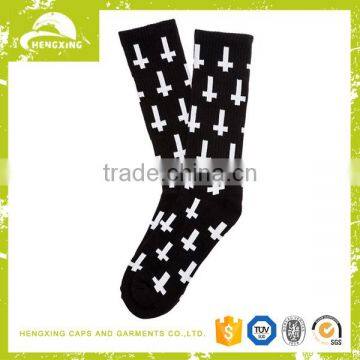 Cheap wholesale custom logo cotton socks