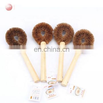 Hot Selling No Plastic Ecofriendlly Long Handle Coconut Brush