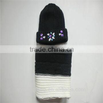 Wholesale Two-pieces knitted hat and scarf