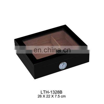 Factory Oem Glass Top Handcrafted Cedar Portable Wooden Box Cigar Shop Humidor for Cigar With Humidifier photo-4