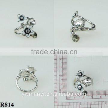 Hot Sale Crystal Ring Fashion Young Plated Silver Flower Ring R814 photo-2