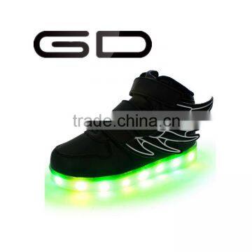 Hot selling sport shoes wings color light LED for children walking