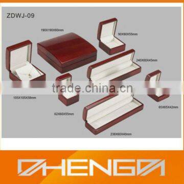 Hot Sale Customized Made-in-China Fashion Paper Jewelry Box photo-3