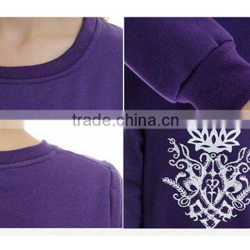 Girls' Leisure Purple Fleece Sweater With White Logo Printed photo-4