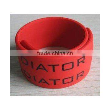 Logo printed silicone slap band bracelets for wholesale