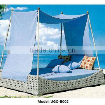 2014 Modern Outdoor Furniture Chaise Lounge with Big Tent and Waterproof Cushion Best Seller in Europe Market