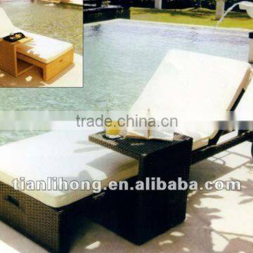 Rattan Beach Bed with Wheel