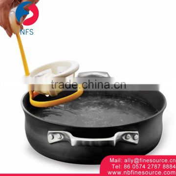 Good Quality Long Handle Cooking Tools Plastic Egg Poacher