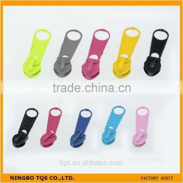 Hot Sale Cheap Colorful Nylon Zipper Long Puller Zipper Sliders