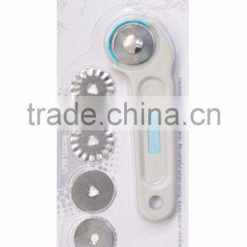 28mm Plastic Bent Handle Rotary Cutter - Knives Wholesale photo-3