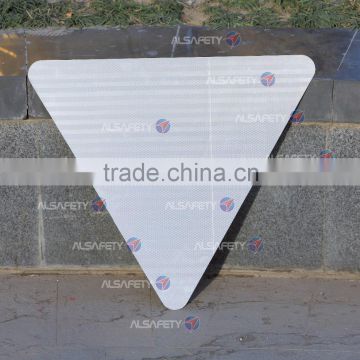 High intensity prisamic reflective sheet-traffic signs