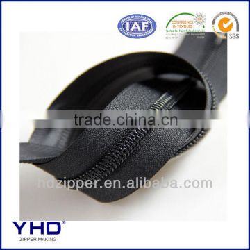 water repellent nylon zipper