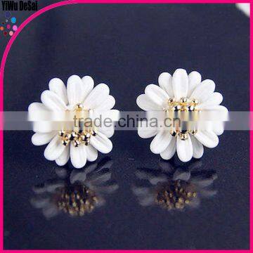 pure earrings Daisy flowers stud earrings small earrings