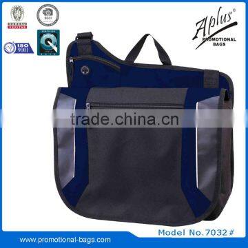 Promotional Waterproof Messenger Bag Men With Earphone Outlet