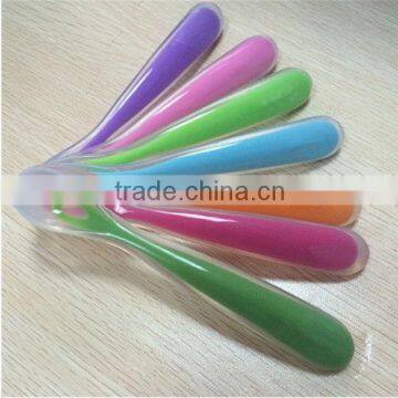 2015 hot selling safety for baby eating of silicone spoon