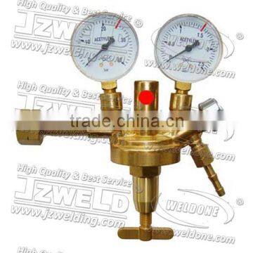 Oxygen pressure regulator