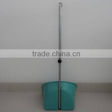 Horse Manure Scoop With Adjustable Handle photo-3