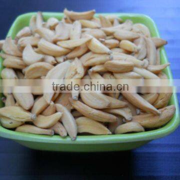 DRIED GARLIC FLAKES MANUFACTURER