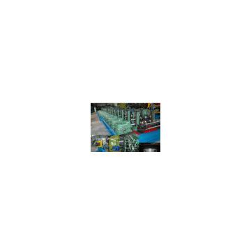 Floor panel roll forming machine