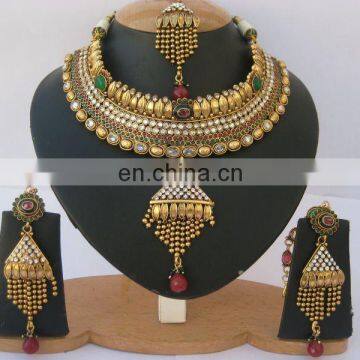INDIAN BRIDAL COSTUME JEWELLERY SET