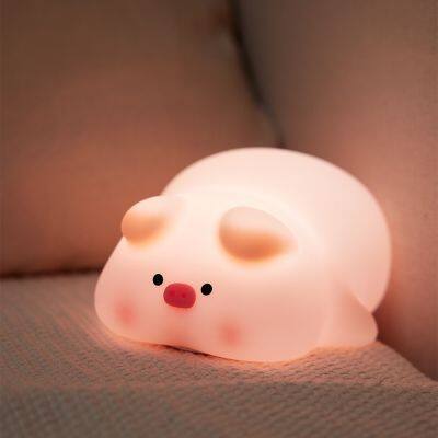 EGOGO Kawaii Christmas Pig Mini Night Light Portable Food Grade Silicone Smart Animal Touch Lamp for Children and Toddlers