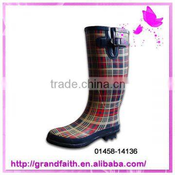 Hot-Selling high quality low price green rubber rain boots