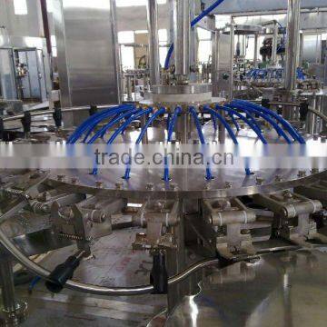 Automatic inline straight capping machine